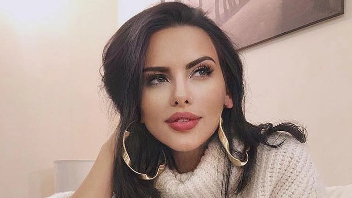 Lavinia Pârva face furori pe Instagram. Cu ce se ocupă soția lui Ștefan Bănică Jr. 