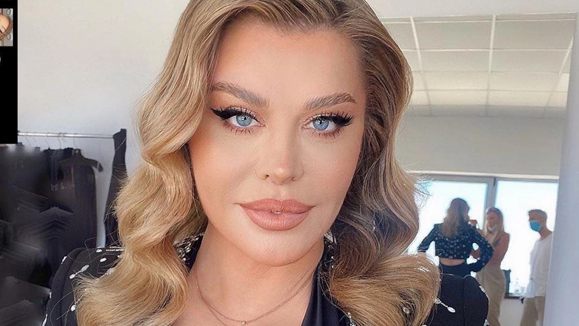 Loredana Groza, în prag de divorț? Detaliul care a dat-o de gol pe artistă