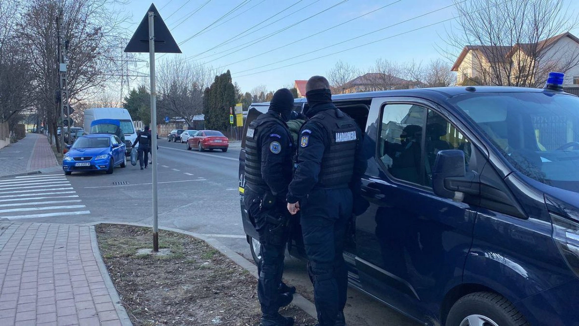 Percheziții de amploare în județele Iași și Neamţ la persoane bănuite de mai multe ilegalităţi - VIDEO