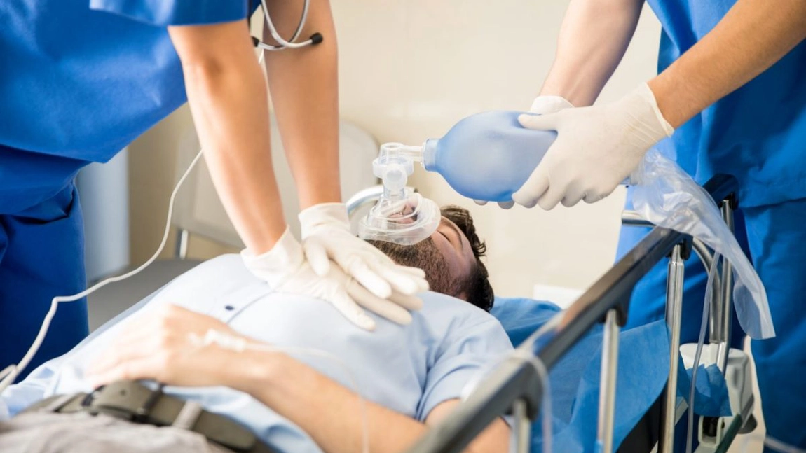 Bărbat de 43 de ani, din Iași, aflat în stare gravă! A intrat în stop cardiorespirator, în urma consumului de alcool