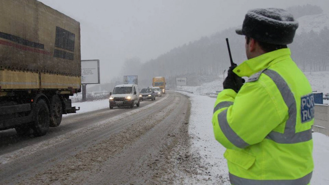 Viscolul face ravagii în toată țara. Avertismentul meteorologilor