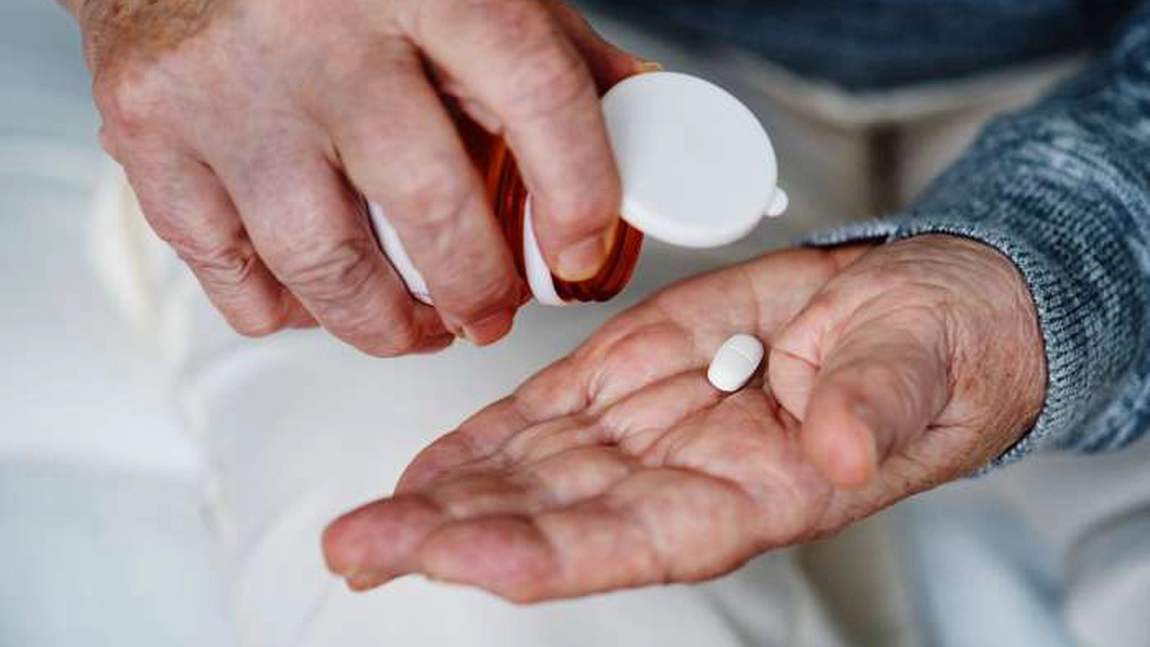 Lapte și antibiotic: De ce nu este bine să le combini niciodată?