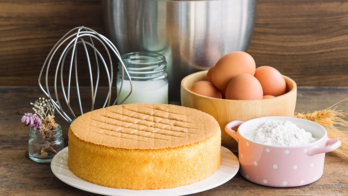 Blat de tort cu nucă. Iată cum să pregătești pentru cei dragi un tort delicios