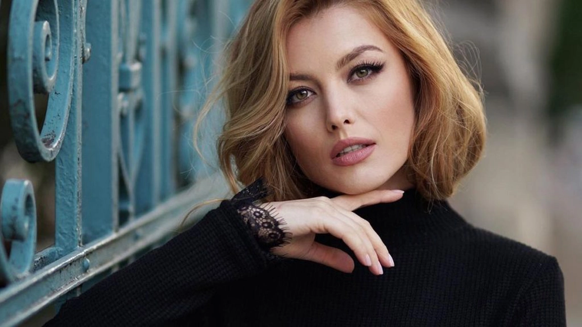 Elena Gheorghe, o vedetă la înălțime. Cum reușește să se mențină în formă frumoasa artistă