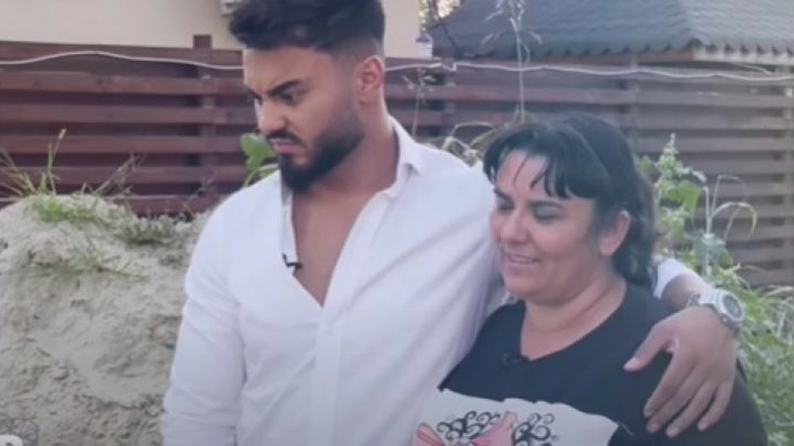 Cu ce se ocupă mama lui Jador și ce crede aceasta despre faimosul artist