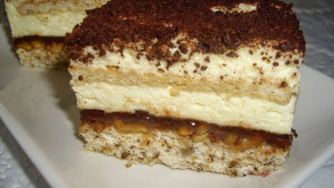 Cum se prepară prăjitura deliciu, desertul care își merită pe deplin numele