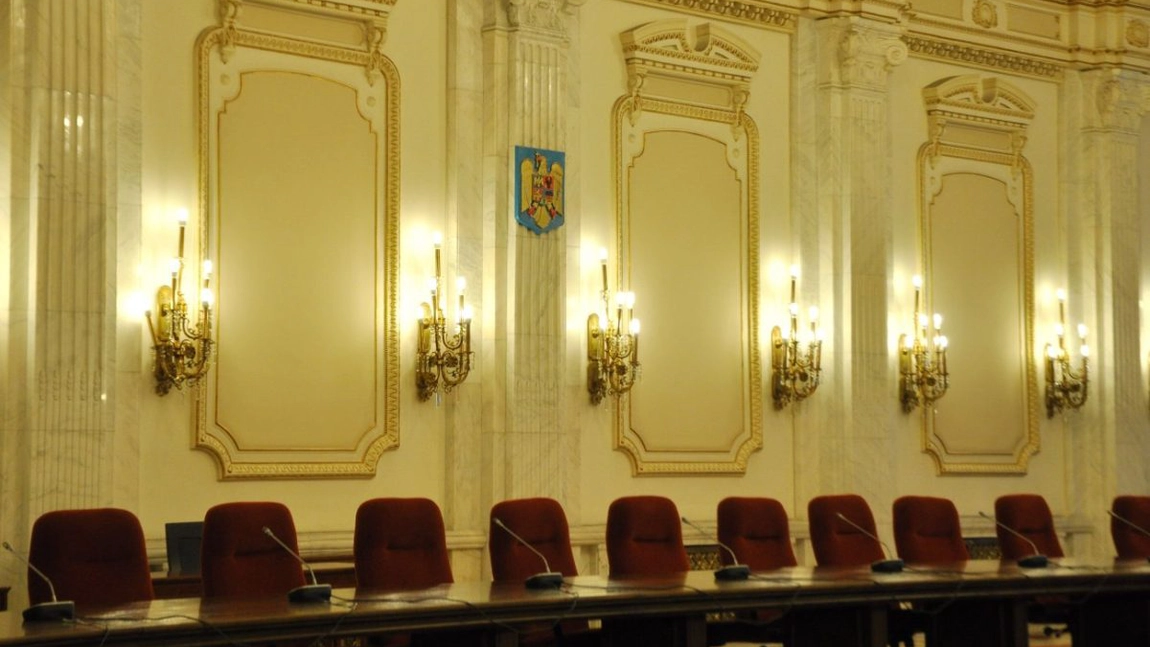 Comisia de Muncă a decis: Nu vor fi eliminate pensiile speciale ale aleșilor locali