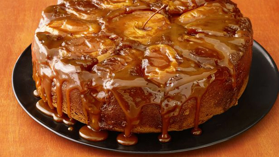 Tort de mere cu cremă de zahăr ars – Cum se pregătește unul dintre cele mai delicioase deserturi