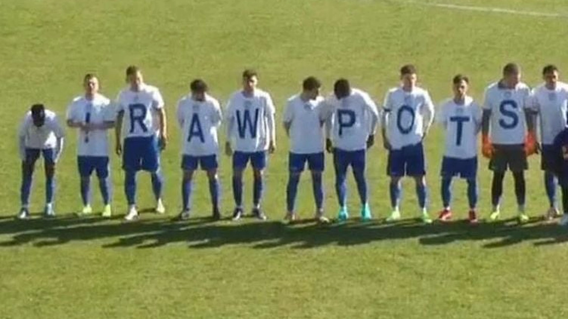 Fotbaliștii lui Poli Iași au vrut să afișeze un mesaj împotriva războiului, dar nu prea le-a ieșit