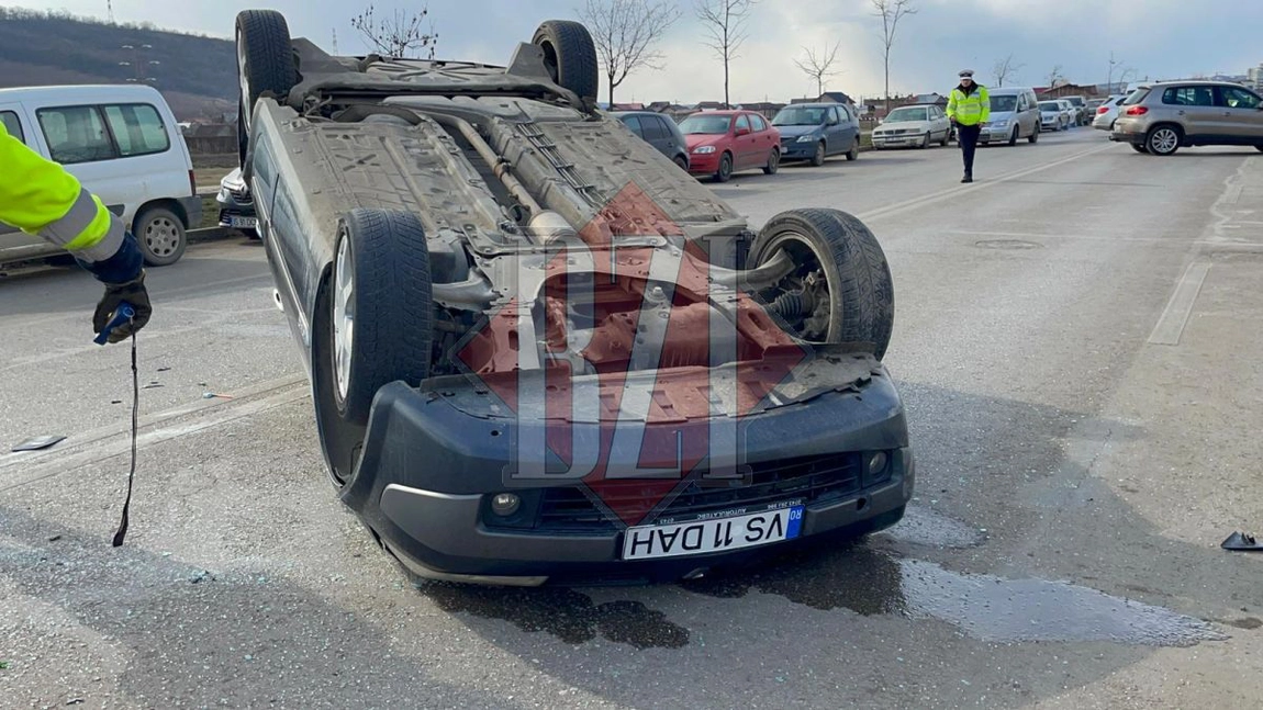 Accident rutier pe splai Bahlui! Un autoturism s-a răsturnat - GALERIE FOTO, EXCLUSIV, UPDATE, VIDEO