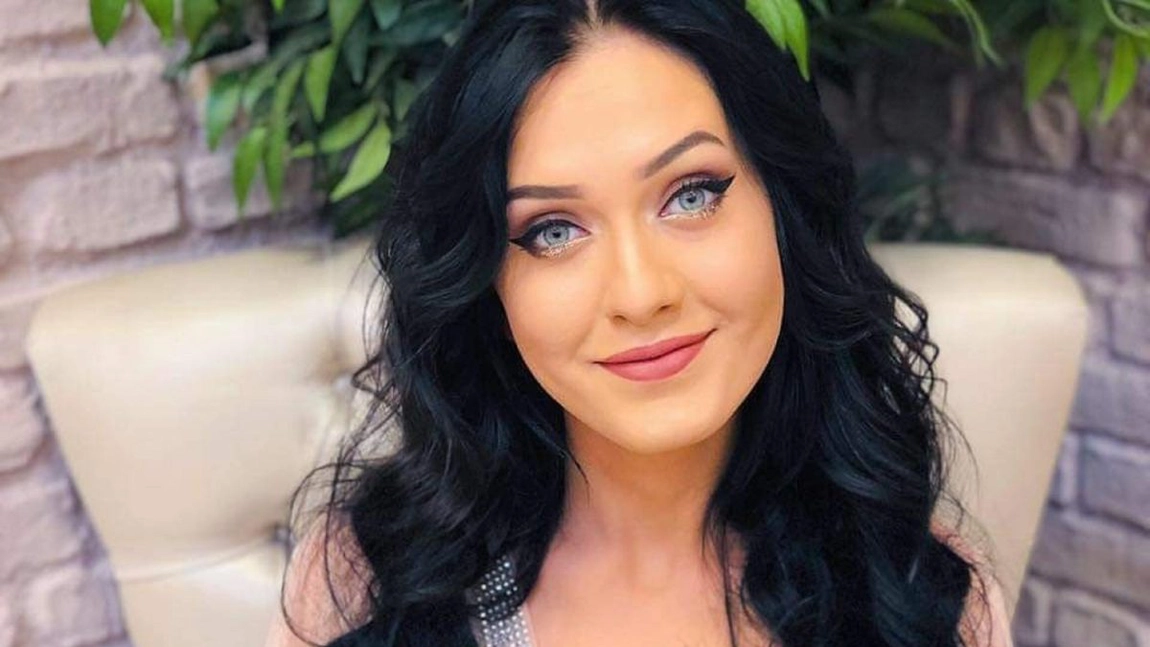 Bianca Comănici pe Instagram - În ce ipostaze se pozează tânăra pe contul său