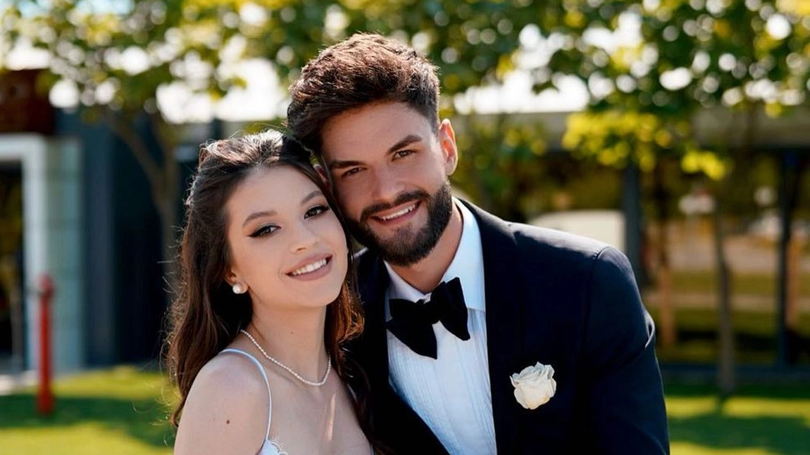 Cleopatra Stratan și Edward Sanda, clipe de panică la întoarcerea din vacanță! S-a întâmplat când au ajuns în România