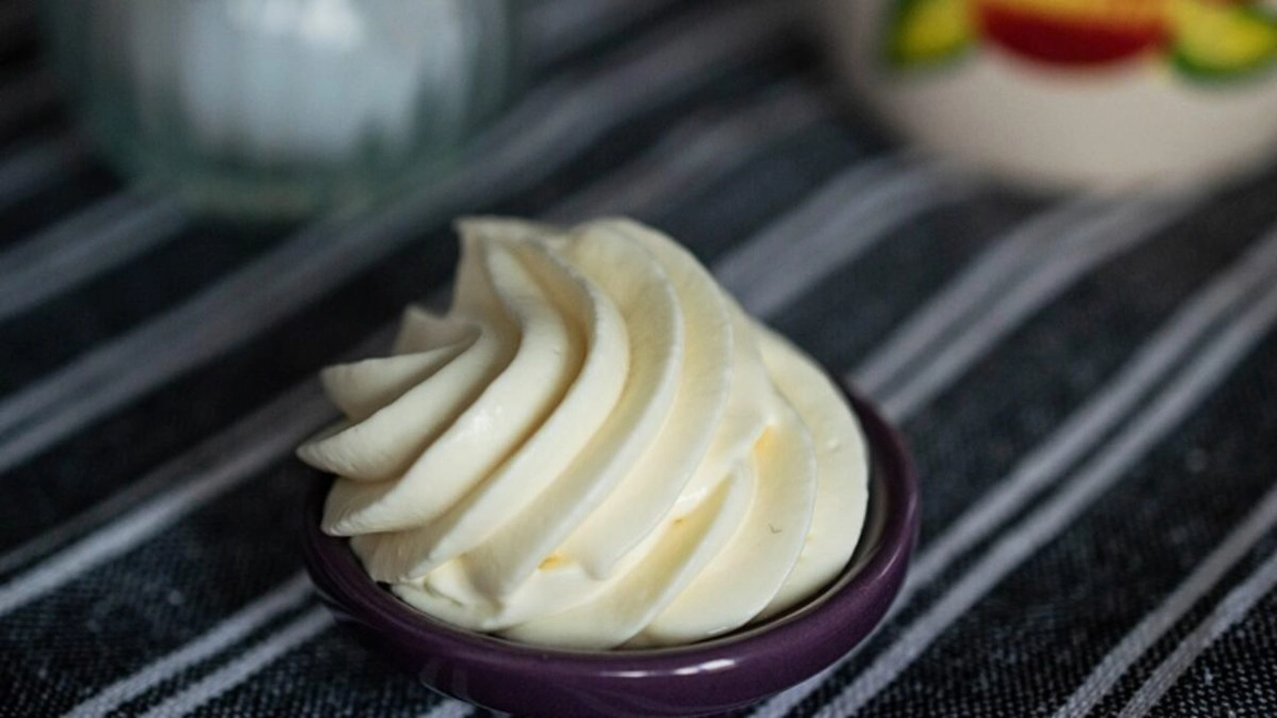 Cremă de vanilie cu mascarpone, un deliciu pentru orice prăjitură