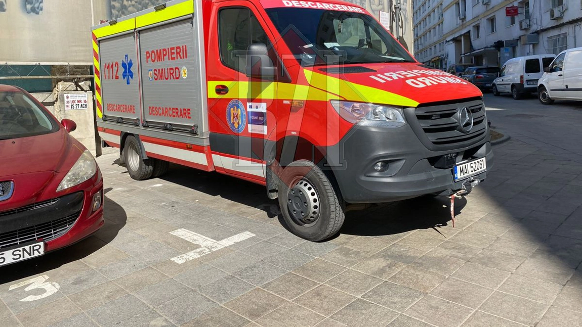 Un lift din municipiul Iaşi a rămas blocat. Pompierii intervin la faţa locului - EXCLUSIV, FOTO, UPDATE