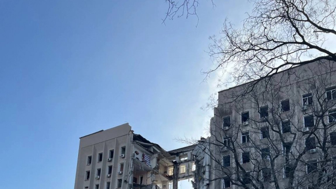 Armata rusă a distrus clădirea administrației regionale din Mykolaiv - VIDEO