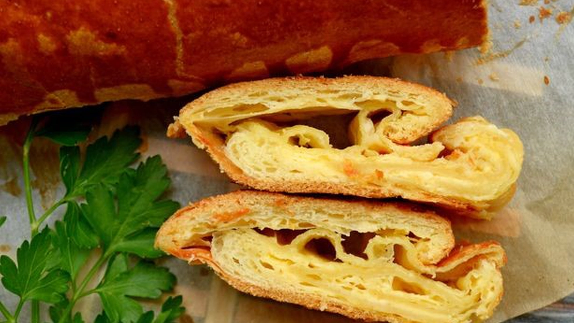Strudel cu brânză sărată - Cea mai simplă rețetă