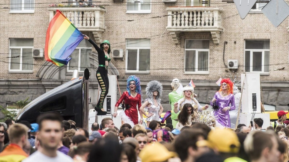Transexualii nu pot fugi din Ucraina pentru că au pașaport de bărbat