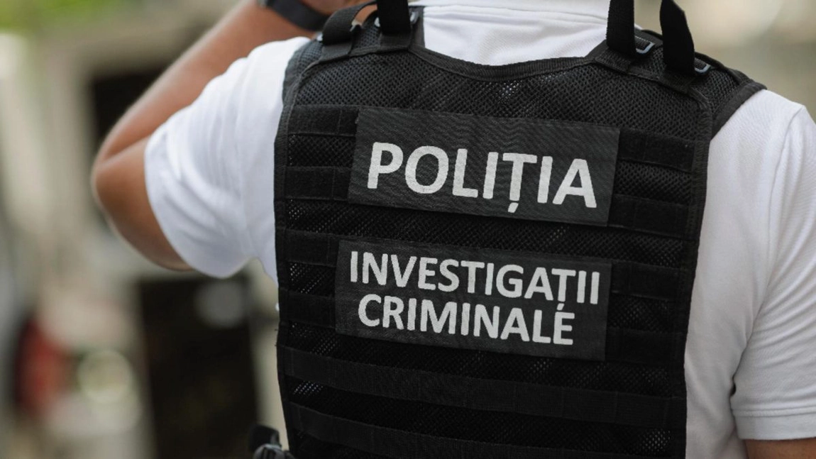 Dublă crimă în judeţul Botoşani. O fetiţă de 13 ani a ucis două femei în vârstă cu un cuţit