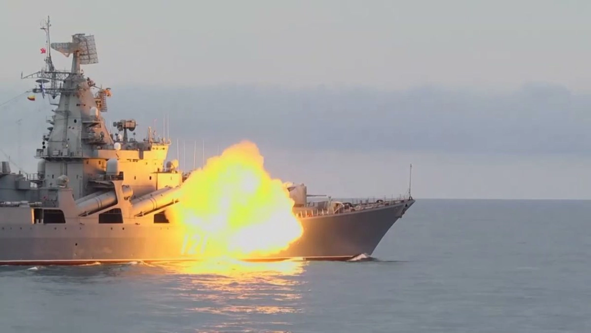Ucrainenii anunță că au lovit Moskva, nava amiral a marinei ruse de război