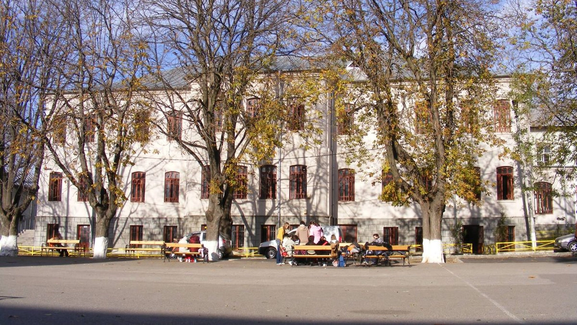 Colegiul Național ”Mihai Eminescu” a semnat contractul pentru noua sală de festivități! Investiția este de 2,5 milioane de euro