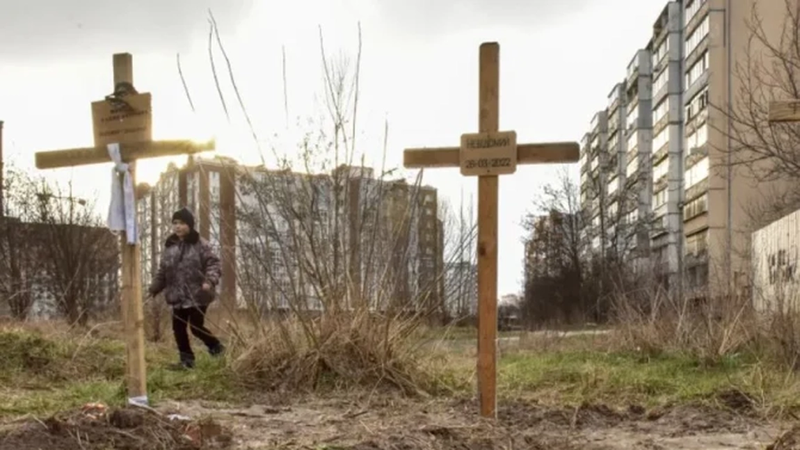 O a treia groapă comună a fost găsită în apropiere de Mariupol