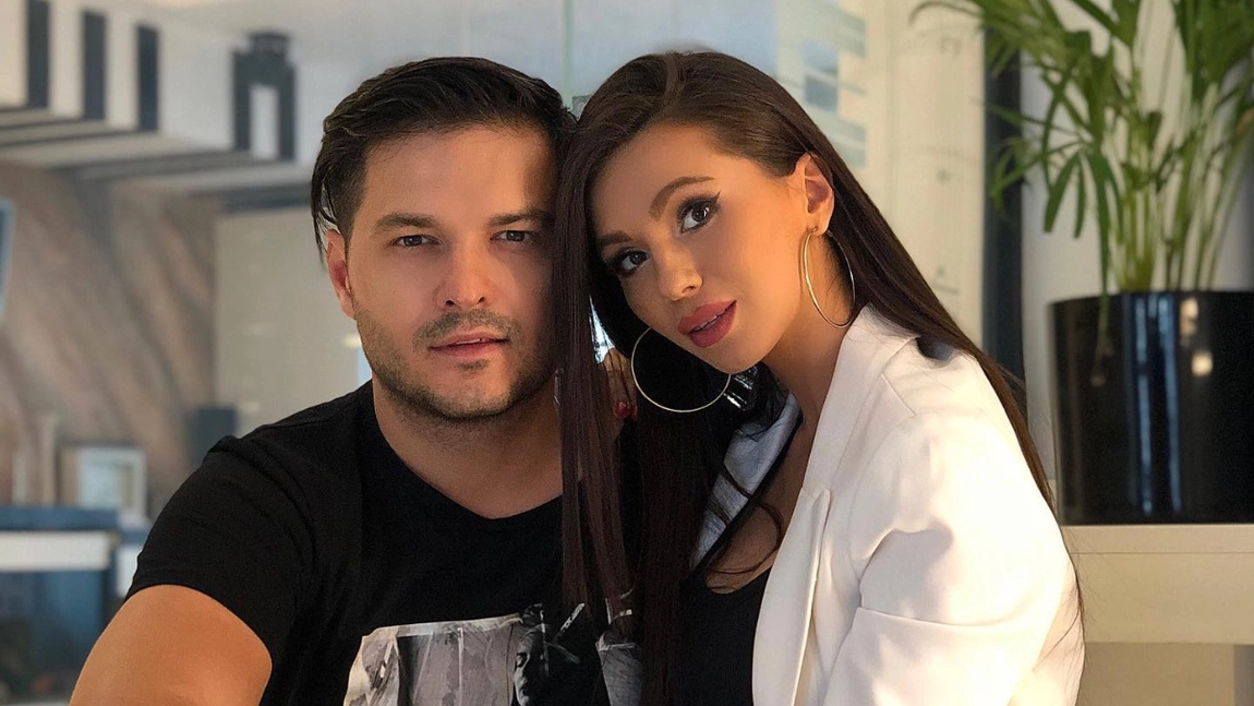 Reacția lui Liviu Vârciu, după ce și-a văzut partenera blondă și cu părul scurt. Anda Călin s-a afișat pe internet cu o schimbare de look