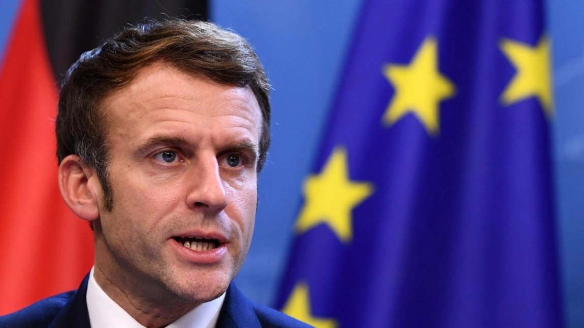 Încă o convobire dintre Macron și Zelenski. Președintele francez consideră acțiunile Rusiei „crime de război”