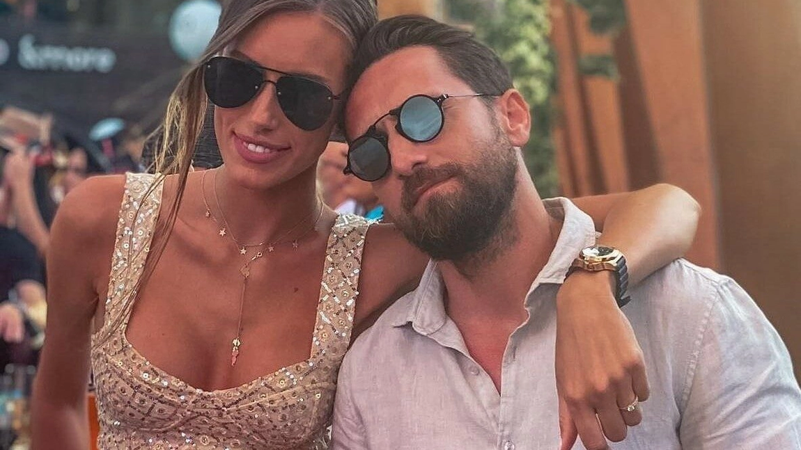 Dani Oțil a trimis-o pe Gabriela Prisăcariu în club. Fanii au crezut că cei doi au divorțat