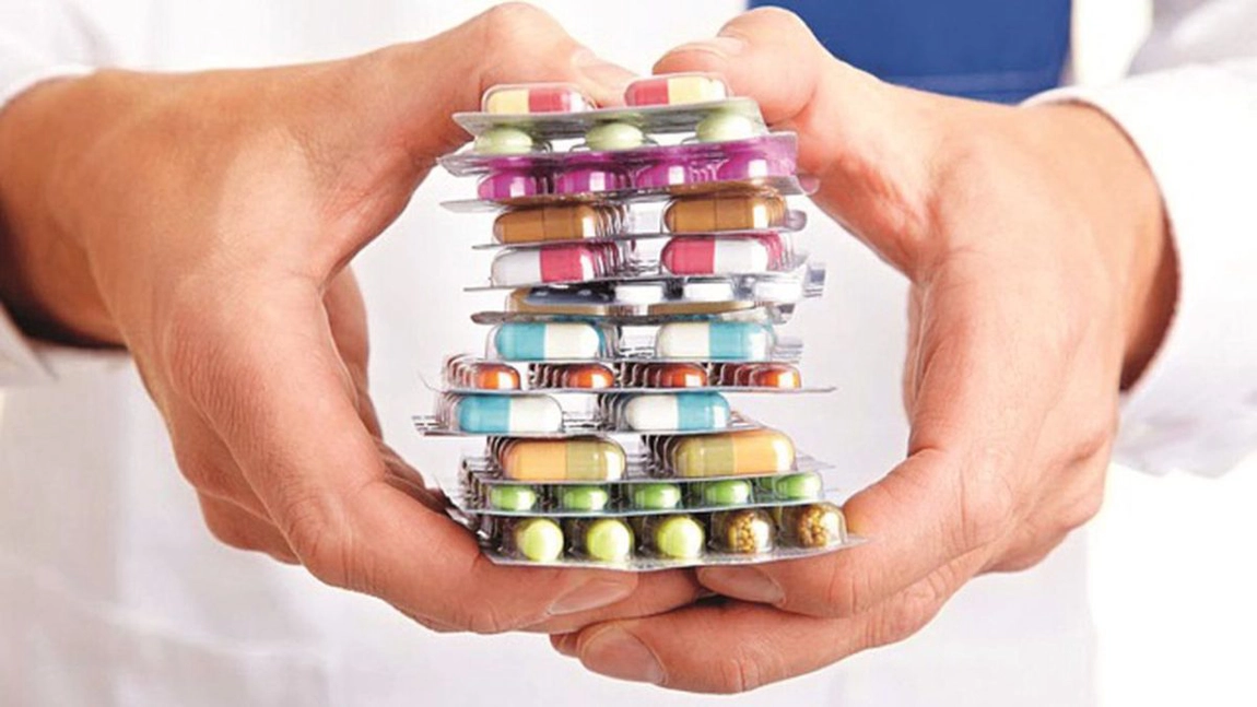 Grupare acuzată de înșelăciune cu medicamente. Au loc mai multe percheziţii în Marea Britanie şi România