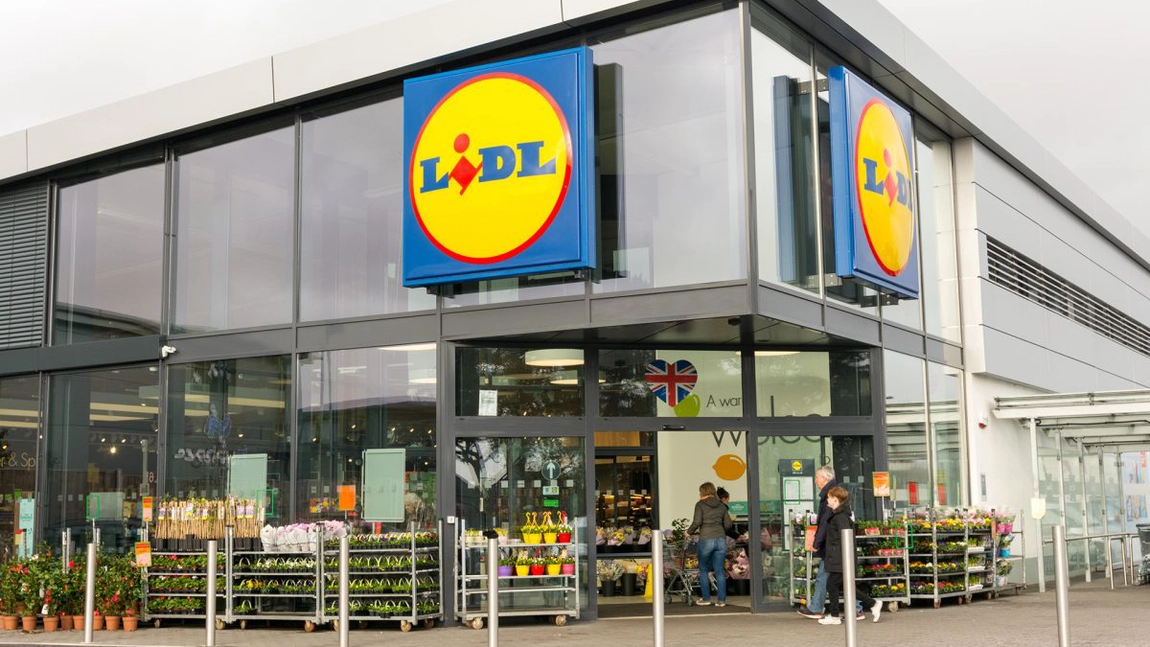 Un ieşean transmite că Lidl practică reduceri false: „În Germania cu 50 euro, în România cu 110 euro”