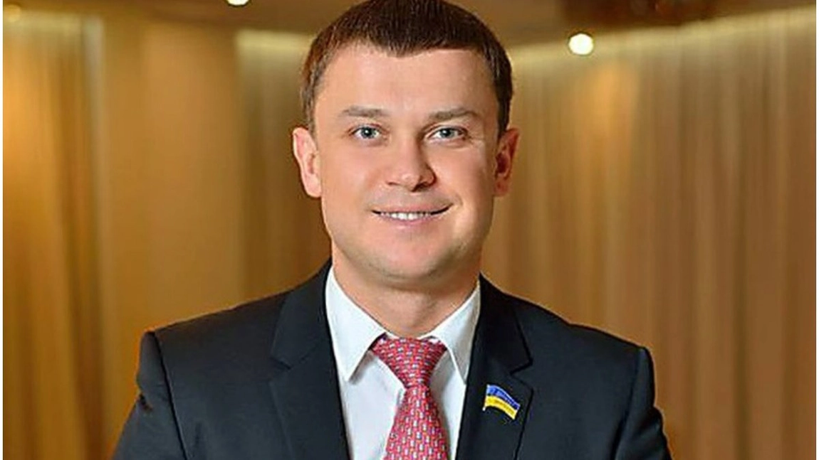 Armata îl bănuia că se întâlneşte cu un spion rus, dar deputatul din Odesa a fost prins în flagrant cu un bărbat deghizat în femeie