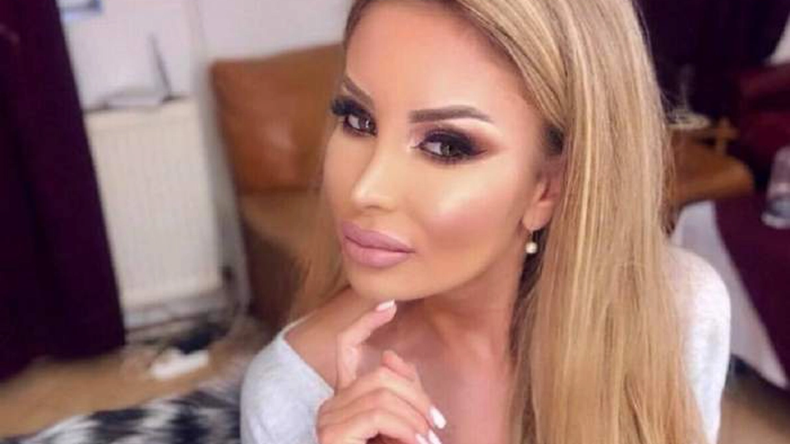 Roxana Vașniuc are o biografie surprinzătoare. Detalii inedite din viața privată a frumoasei prezentatoare