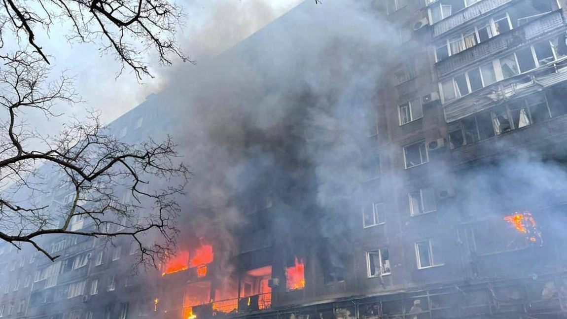 Zeci de mii de morţi în Mariupol. Preşedintele Volodimir Zelenski a făcut anunţul