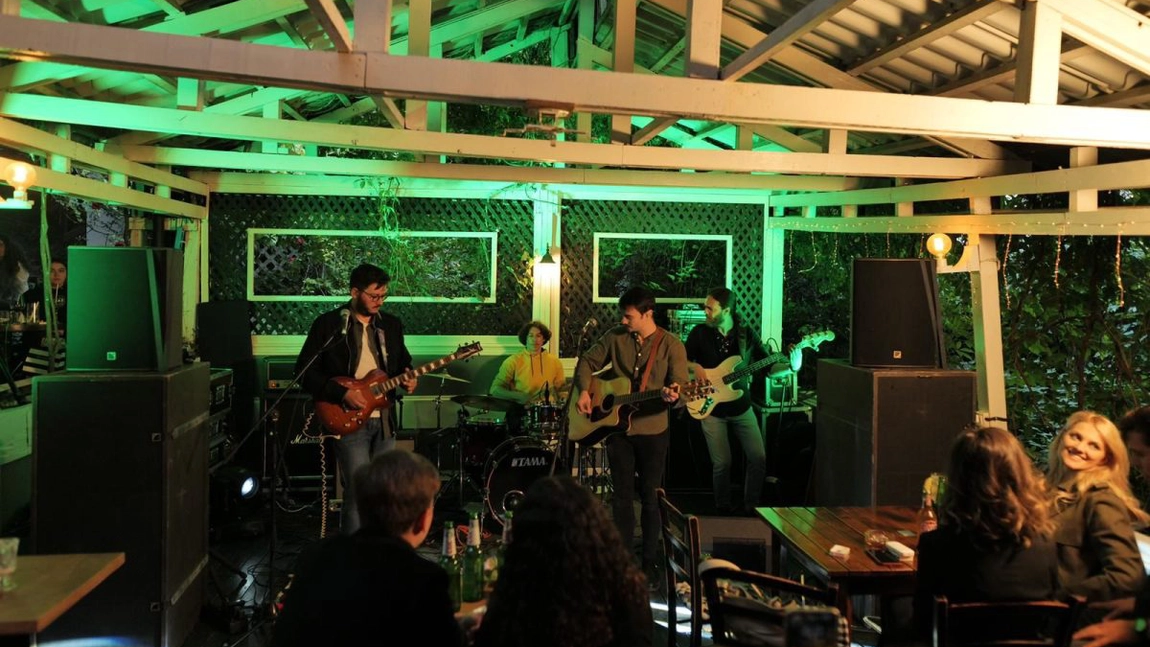 Zeci de artiști, textieri și producători s-au întâlnit la Musicalling, în cadrul Romanian Creative Week, să compună împreună muzica viitorului sezon. Urmează concerte de muzică pop, trap, alternative, dance și rock în ansamblul Palas