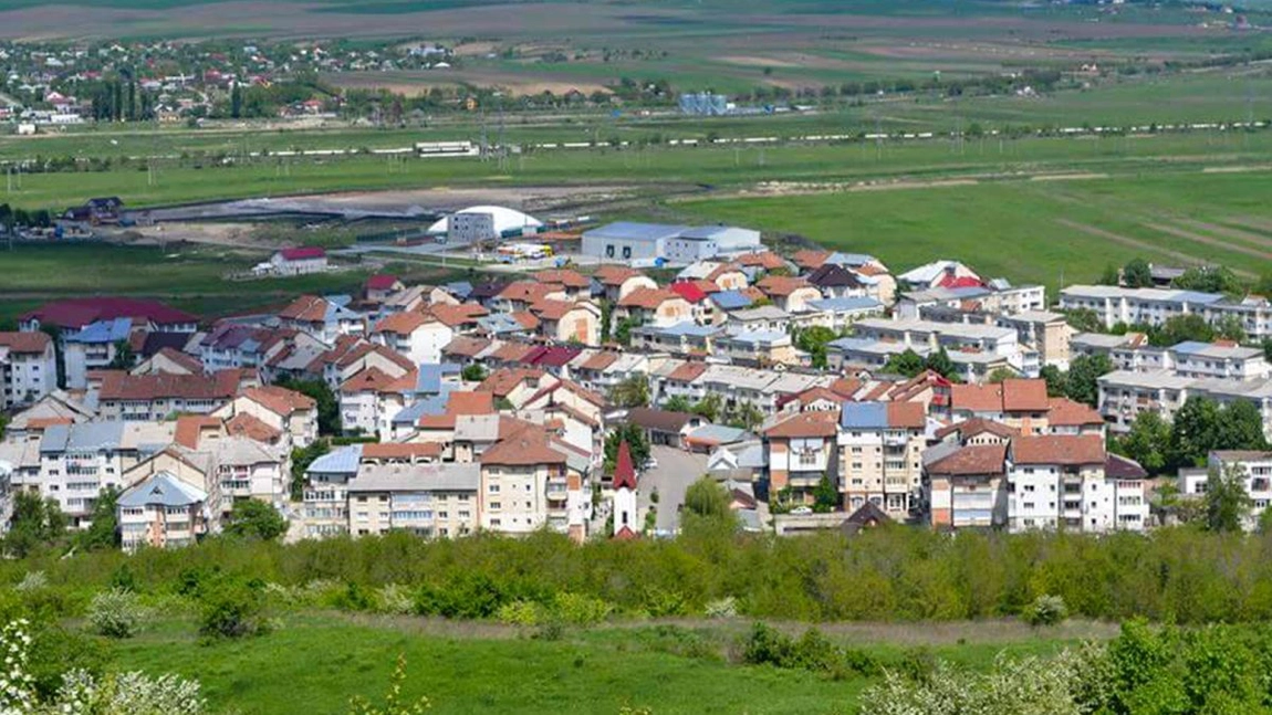 Executorii judecătorești vând o casă din comuna Tomești! Clădirea are 79,33 mp și a fost construită pe un teren de 600 mp