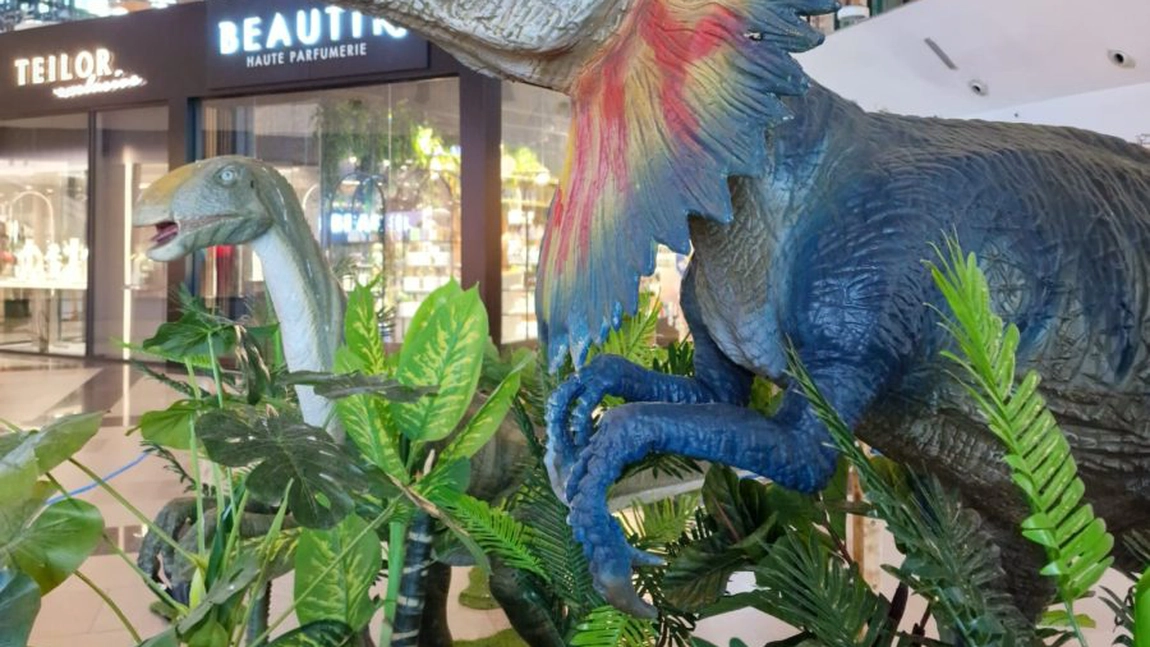Lumea Dinozaurilor: expoziție cu dinozauri animatronici de până la 13 metri lungime, la Iulius Mall Cluj