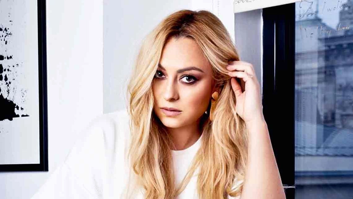 Andreea Grămoșteanu a ținut o dietă drastică pentru a putea juca într-un film de succes. Frumoasa actriță și-a surprins fanii cu noua înfățișare