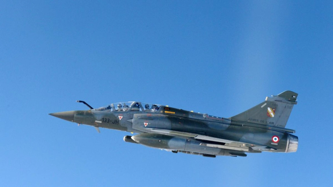 Un avion de vânătoare ucrainean a doborât o rachetă de croazieră la Cernăuți
