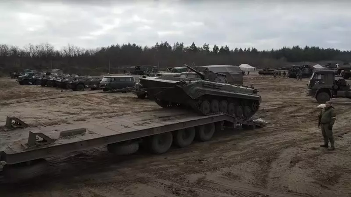 Slovacia va repara vehicule militare ucrainene