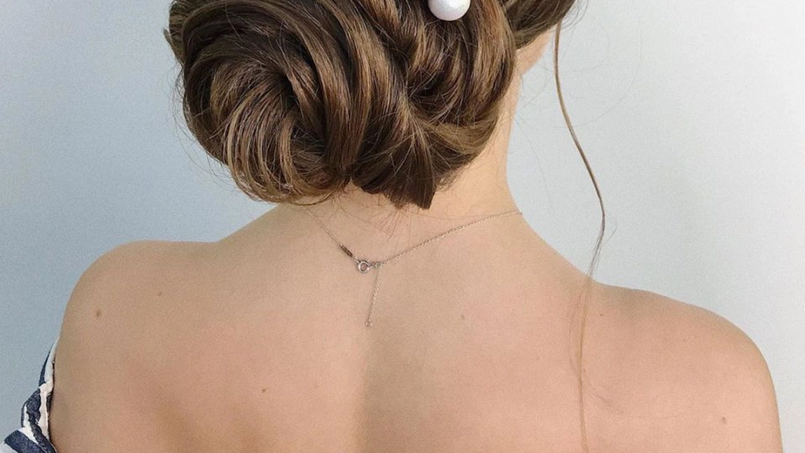 Coafuri mireasă păr lung. Cum să obții o imagine de nuntă elegantă