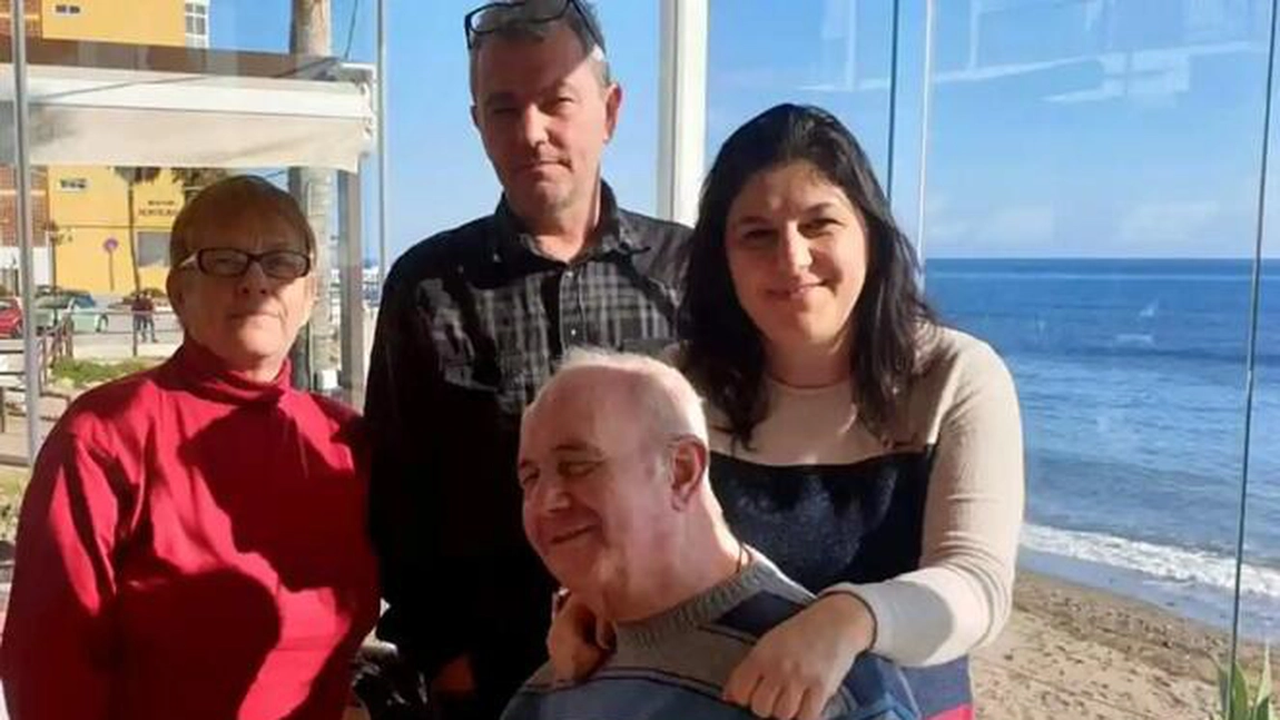 Fiica lui George Nicolescu, rezidentă în Spania: «Românii vor să pară mai mult decât sunt. Au ultima mașină, ultimul telefon, dar poate nu au ce pune pe masă»