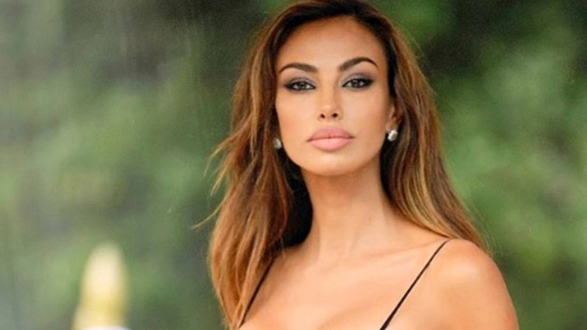 Mădălina Ghenea nu ține cont de vârstă și arată spectaculos. Cum s-a afișat frumoasa actriță alături de mama și fiica ei