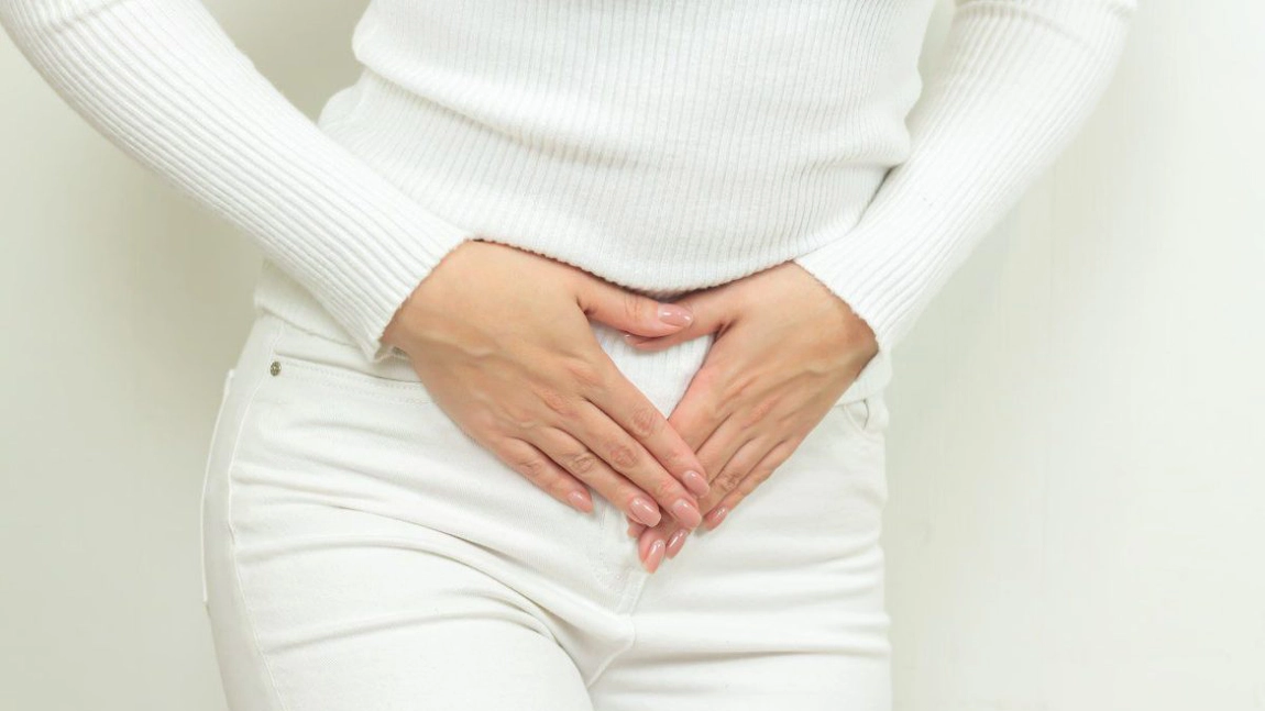 Ce poate indica o secreție albă brânzoasă? Cauzele scurgerilor vaginale anormale