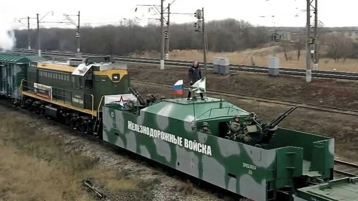 Tren blindat rusesc plin cu soldați, aruncat în aer. Unde a fost detonat dispozitivul exploziv