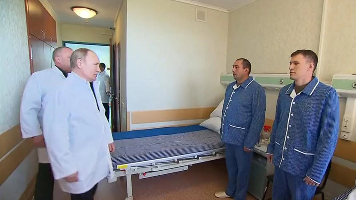 Vladimir Putin a vizitat pentru prima dată soldați ruși răniți în războiul din Ucraina - VIDEO