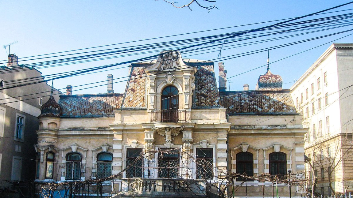 Mai mulți bani pentru reabilitarea Casei Berthelot din Iași! Investiția a sărit de 2 milioane euro. Probleme la structura de rezistență a monumentului