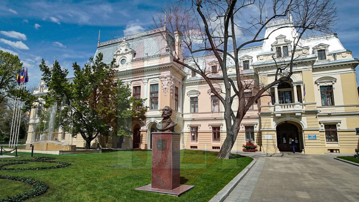Primăria Iași construiește 3 bazine de înot! A fost stabilită lista unităților de învățământ