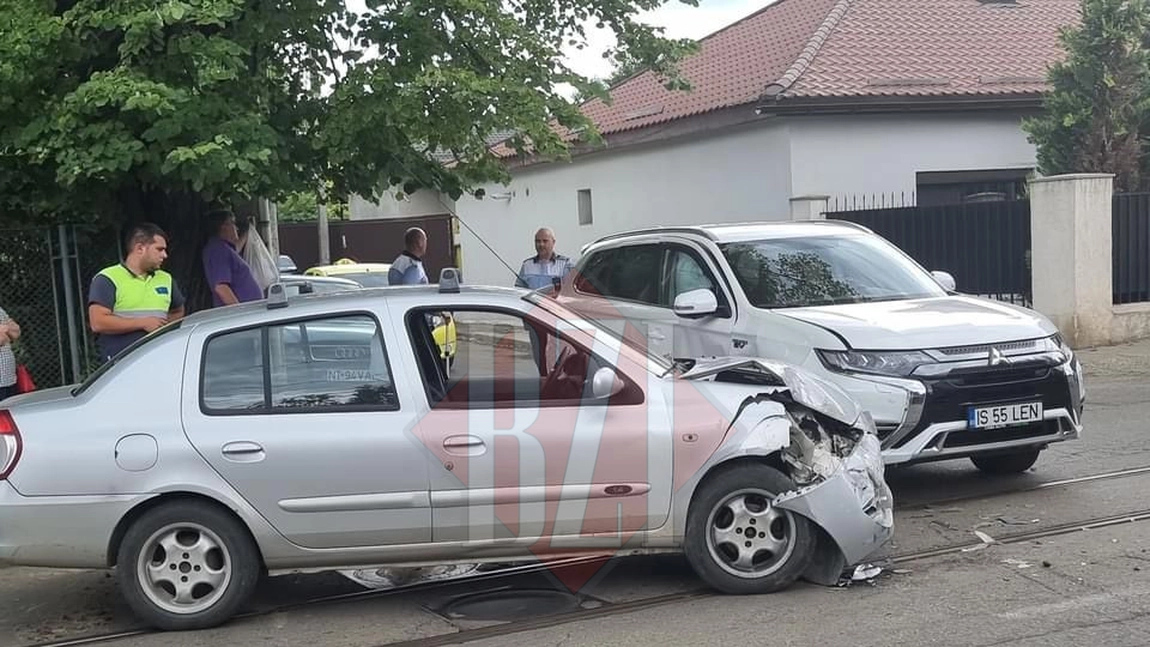 Accident rutier în zona Tătărași din municipiul Iași. O persoană a fost rănită - EXCLUSIV/FOTO