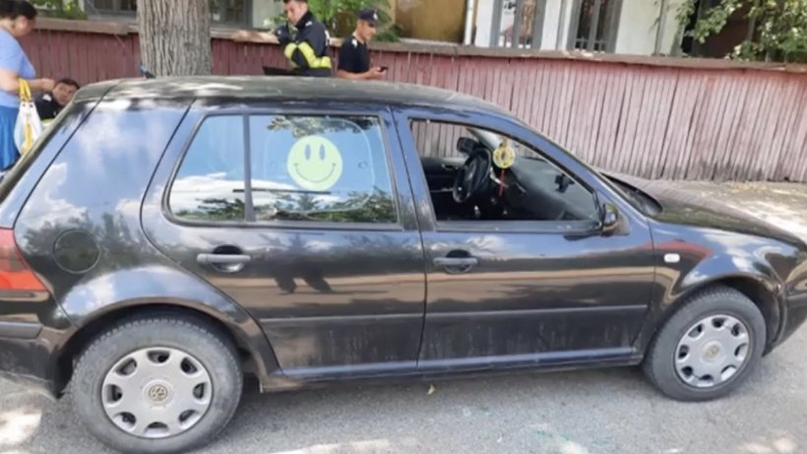 Un copil de 1 an şi 7 luni din Vaslui a fost salvat de pompieri după ce a rămas blocat în maşină, la 39 de grade