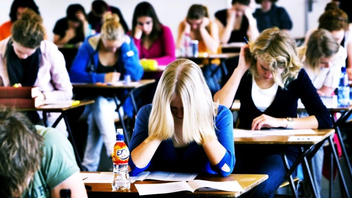 Ultima probă scrisă din cadrul examenului de Bacalaureat are loc astăzi! Ce subiecte au primit ieșenii la matematică și istorie